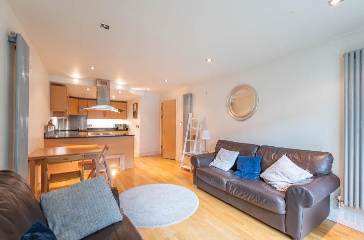 Flat 19, 41 Millharbour, London, E14 9NA