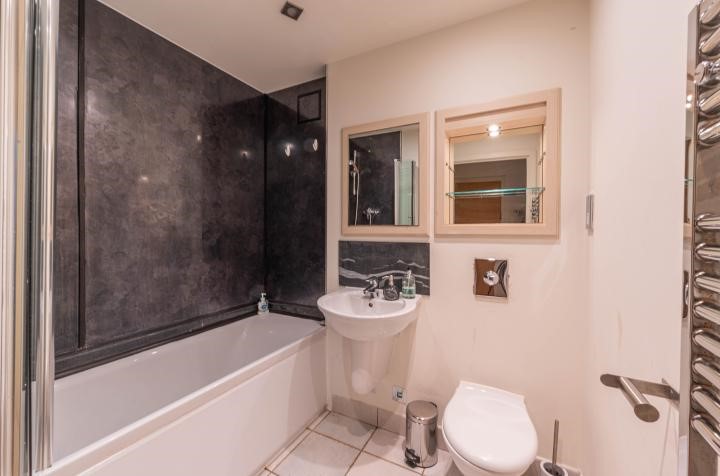 Flat 19, 41 Millharbour, London, E14 9NA