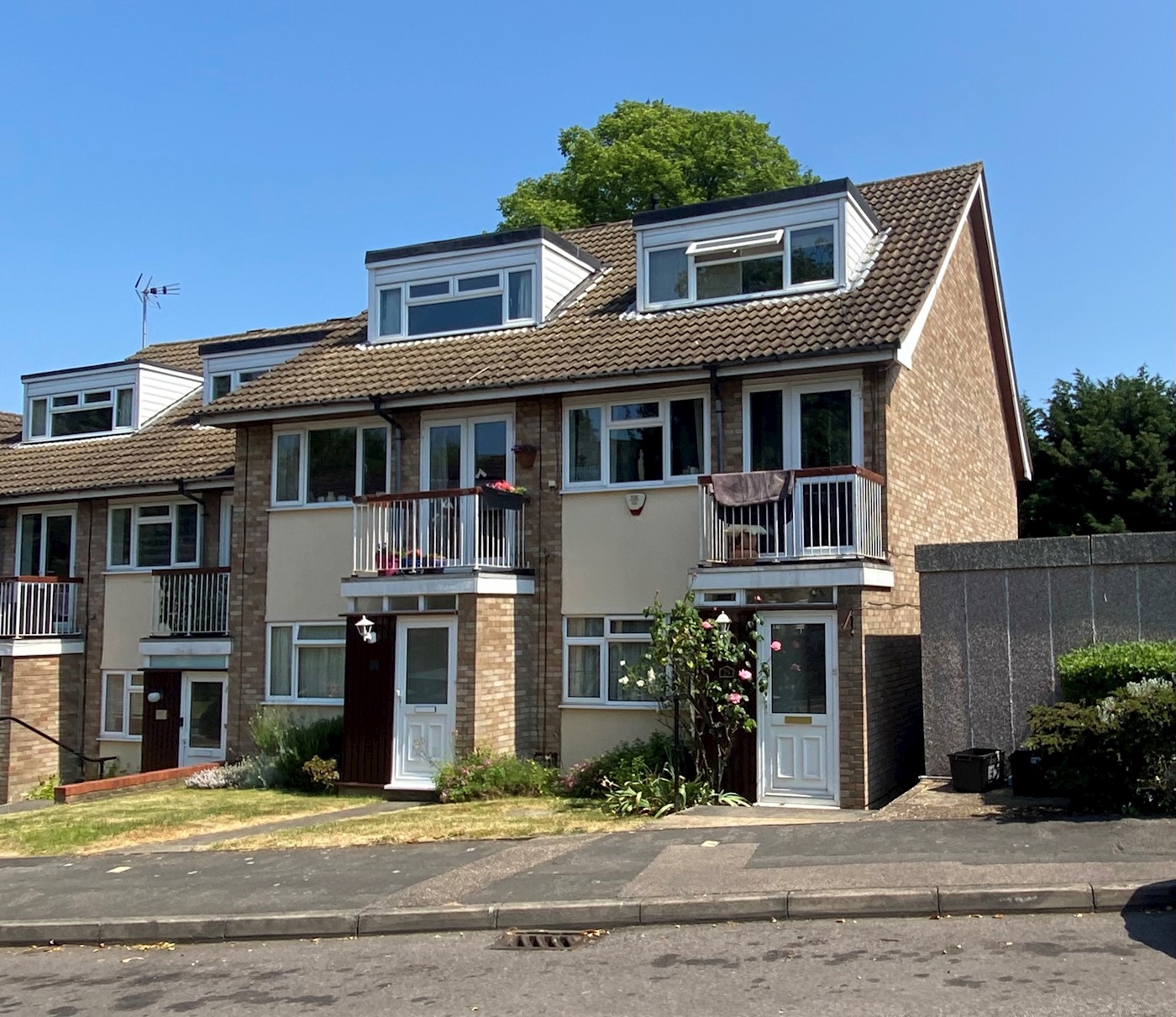 25 Harriet Way, Bushey, WD23 4JH