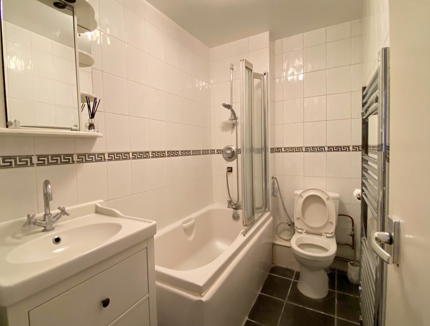 25 Harriet Way, Bushey, WD23 4JH