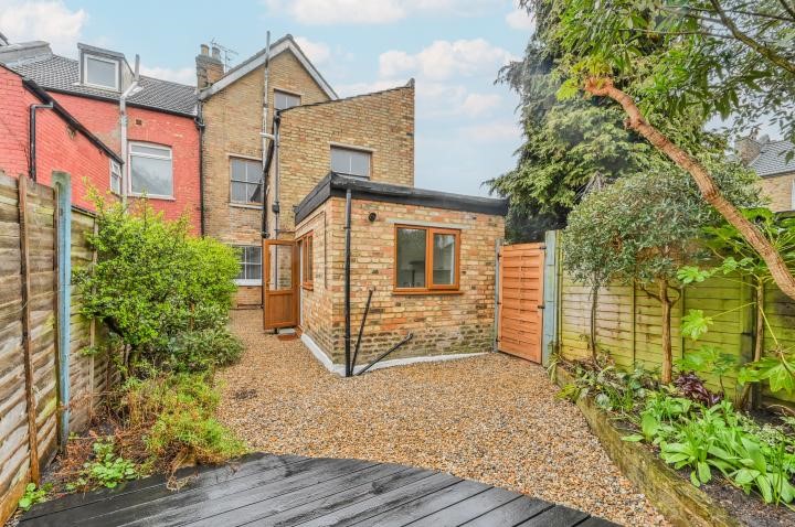Hampshire Road, London, N22