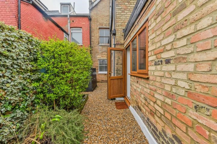 Hampshire Road, London, N22