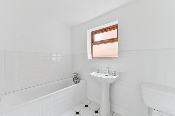 Hampshire Road, London, N22