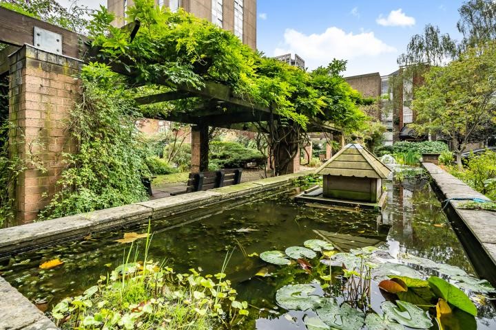  Sullivan Close, London, SW11