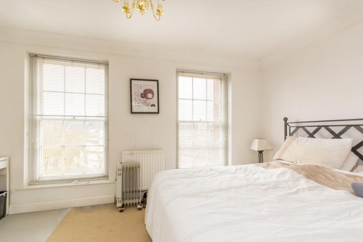 Flat 3, 12 Quarry Street, Guildford, GU1 3UY