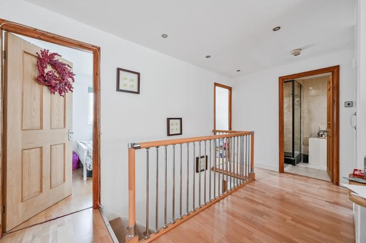 Wentworth Crescent, London, SE15