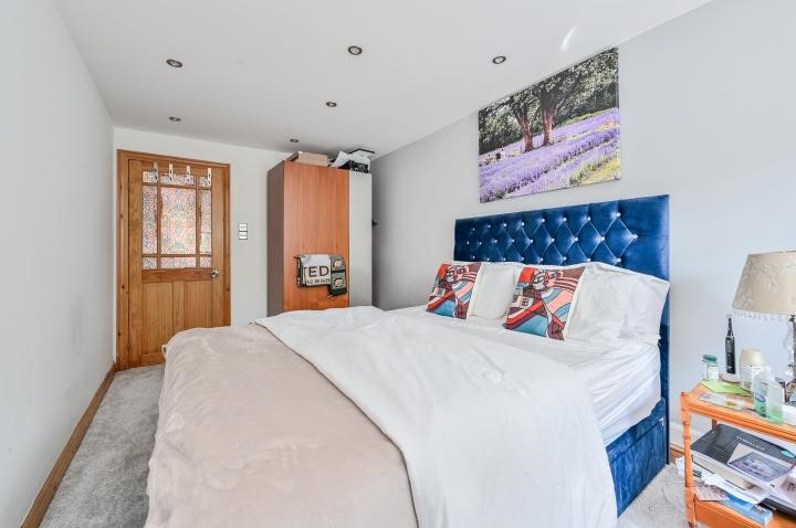 Wentworth Crescent, London, SE15