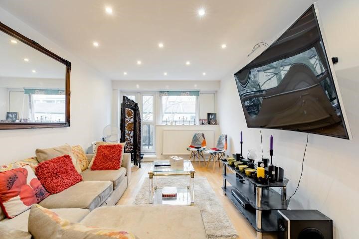 Wentworth Crescent, London, SE15