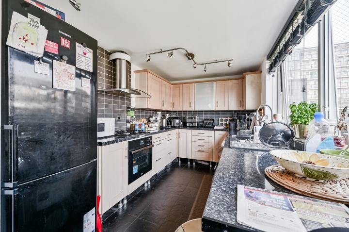 Wentworth Crescent, London, SE15