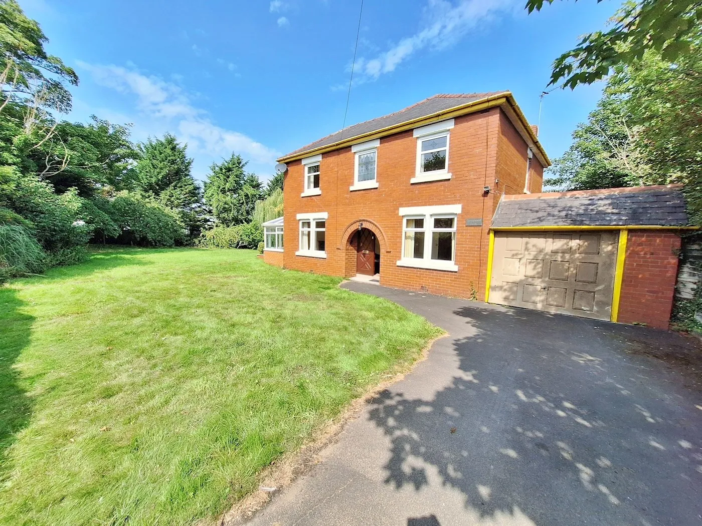 Springwood Farm, Sower Carr Lane, Hambleton, FY6 9DJ