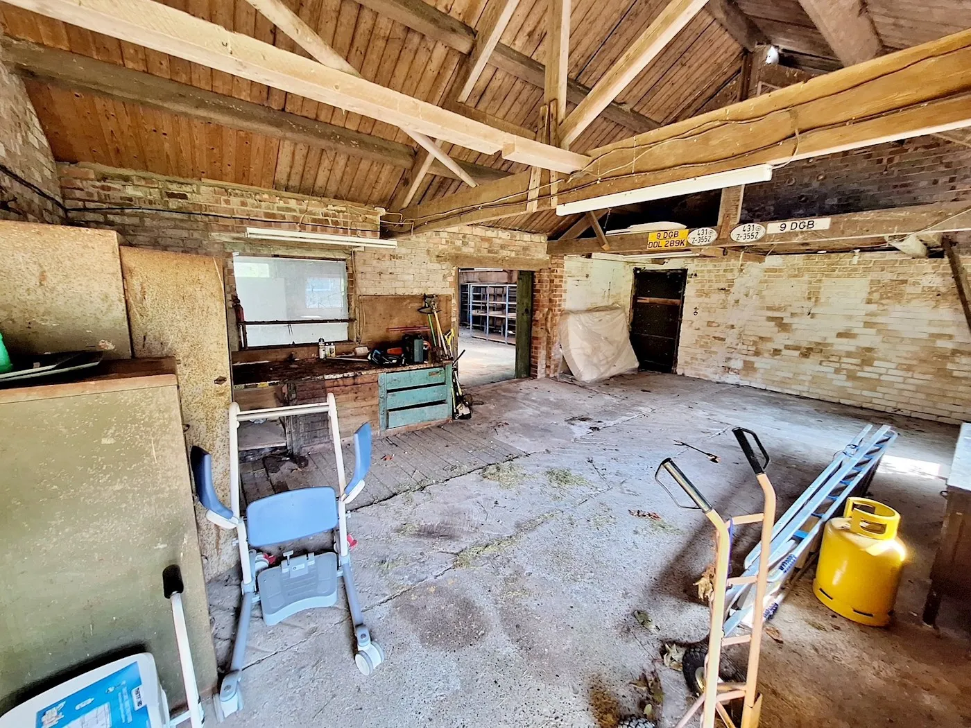 Springwood Farm, Sower Carr Lane, Hambleton, FY6 9DJ