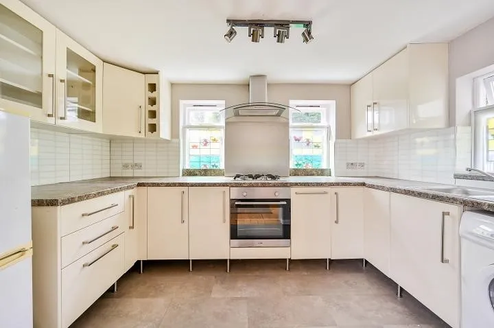 Cathnor Road, London, W12