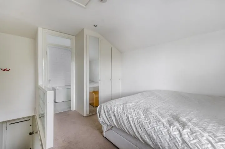 Bloemfontein Road, London, W12