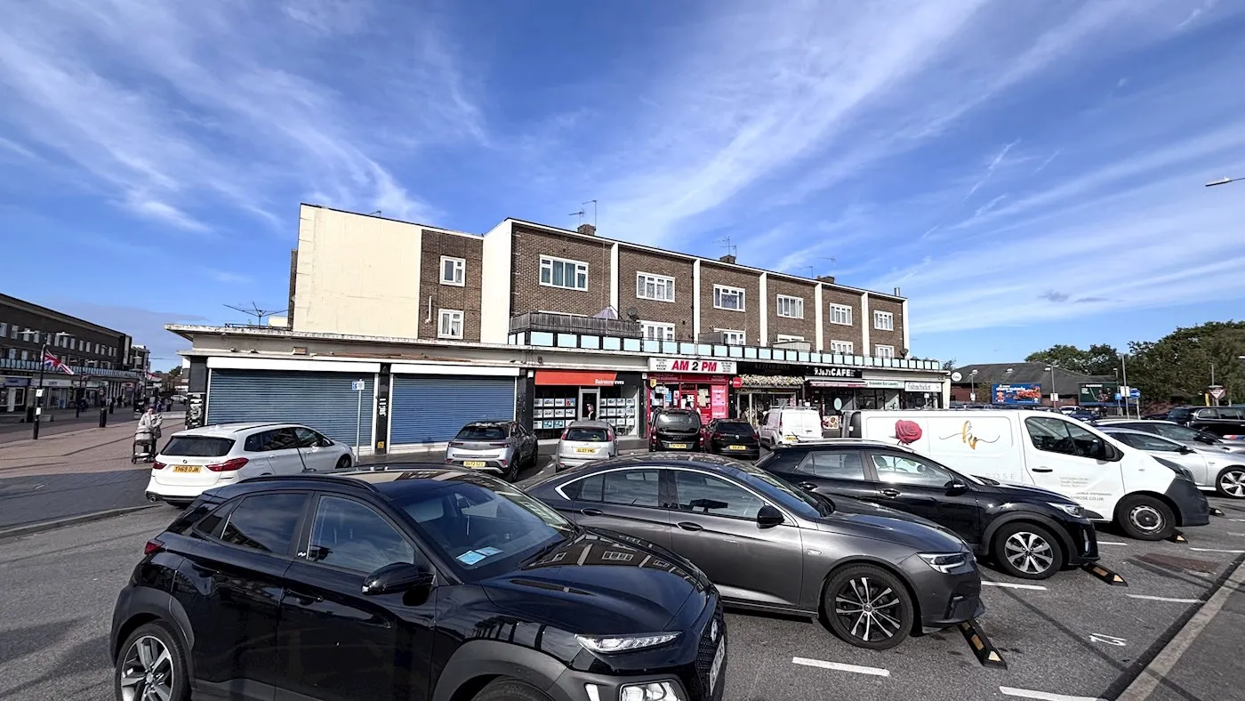 101-111, 125-129 & 131-135 Daiglen Drive Parade, South Ockendon, RM15 5EF