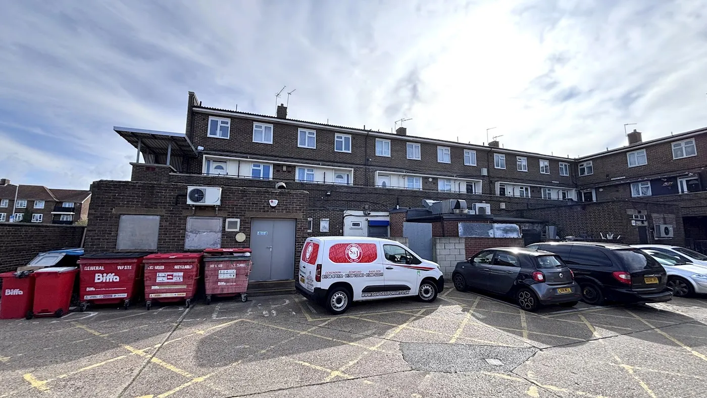 101-111, 125-129 & 131-135 Daiglen Drive Parade, South Ockendon, RM15 5EF