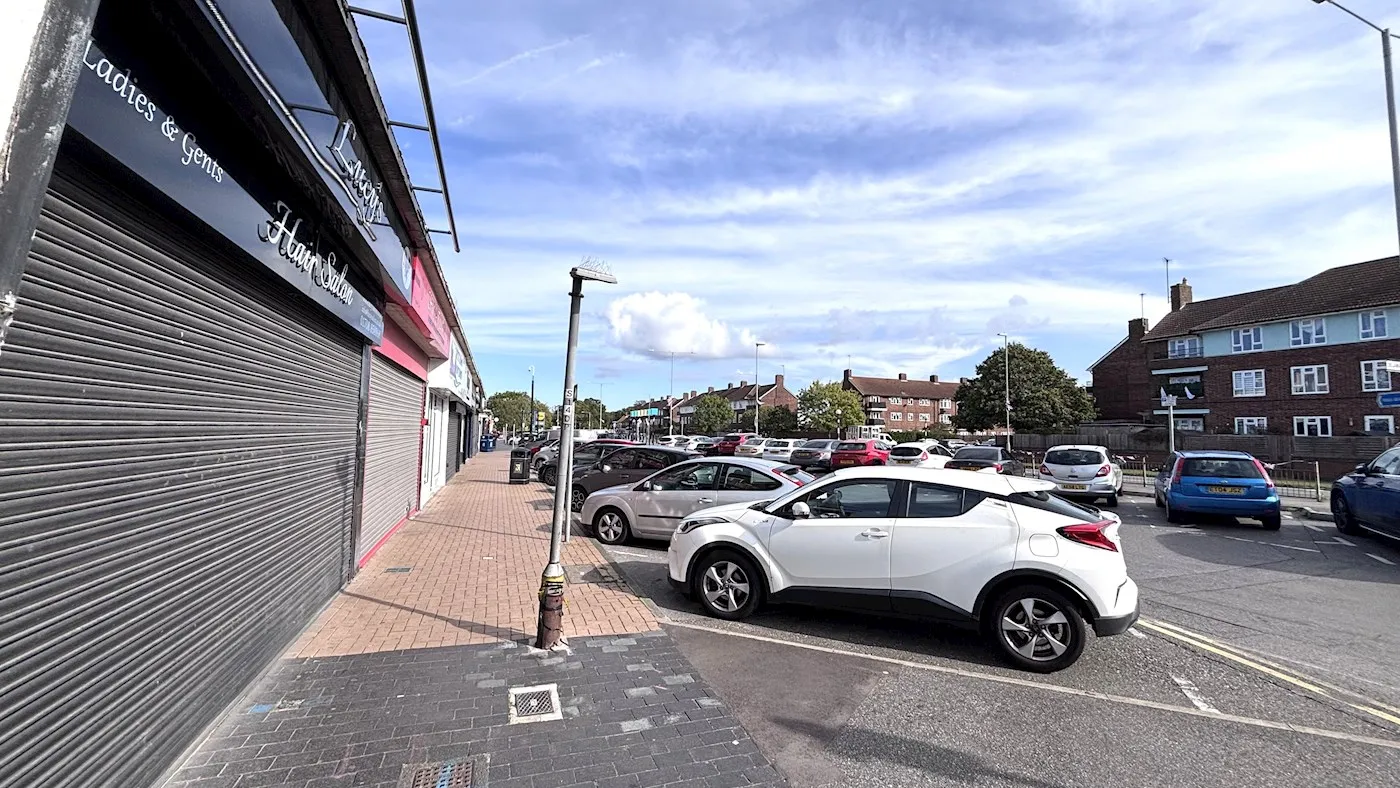101-111, 125-129 & 131-135 Daiglen Drive Parade, South Ockendon, RM15 5EF