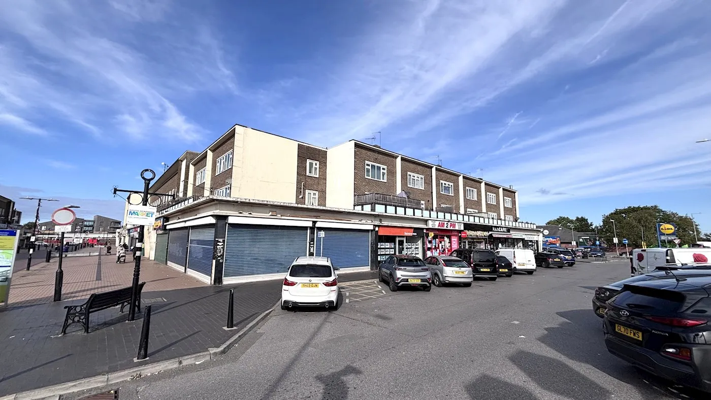 101-111, 125-129 & 131-135 Daiglen Drive Parade, South Ockendon, RM15 5EF