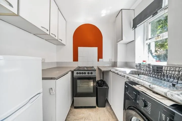 Henry Doulton Drive, London, SW17