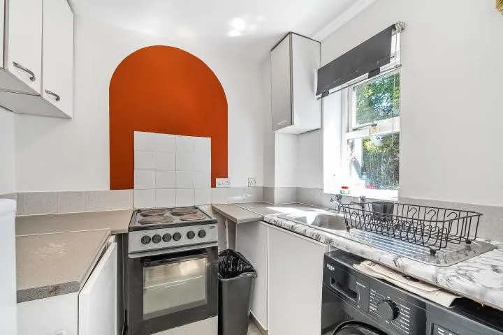 Henry Doulton Drive, London, SW17