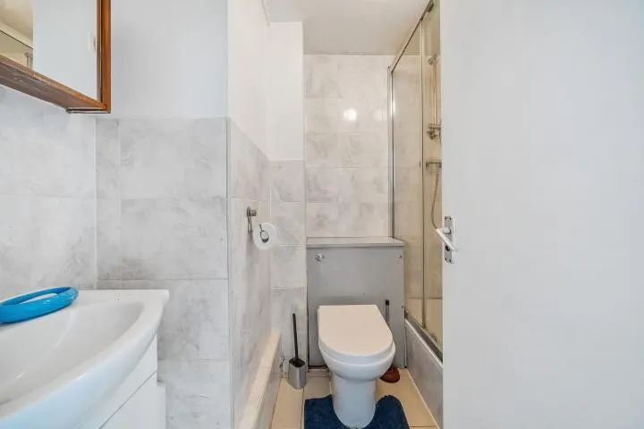 Henry Doulton Drive, London, SW17