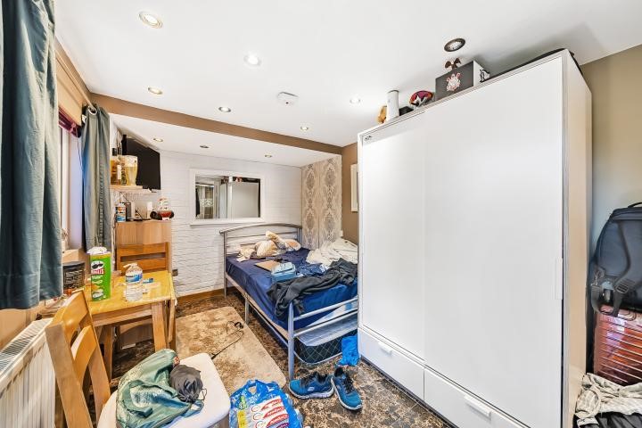 Lichfield Grove, London, N3