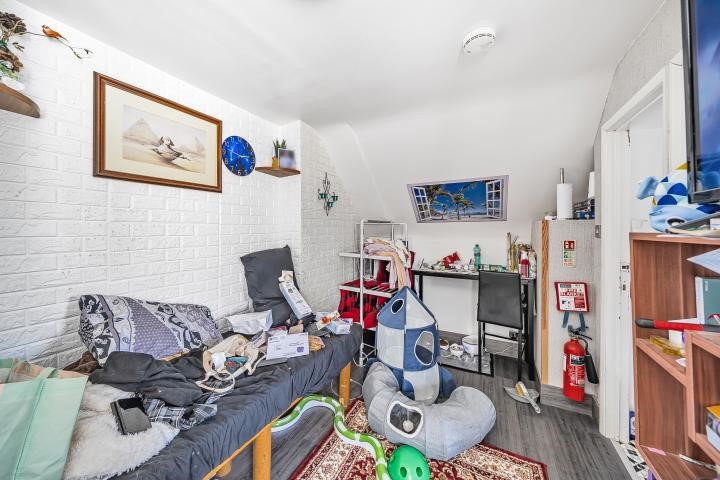 Lichfield Grove, London, N3