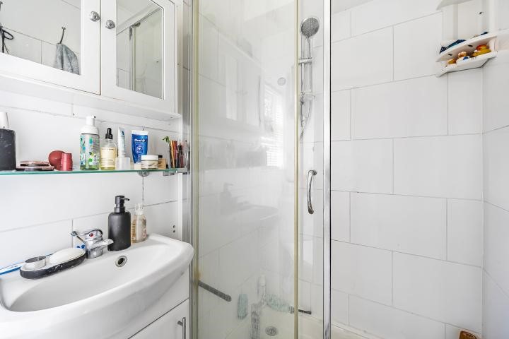 Lichfield Grove, London, N3