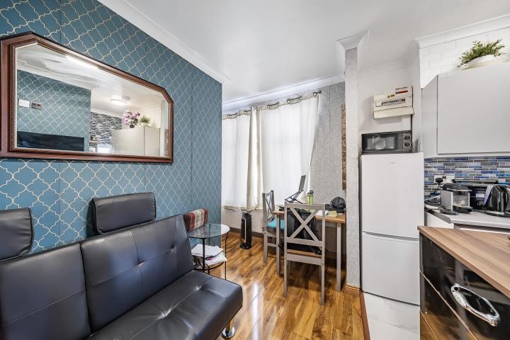 Lichfield Grove, London, N3