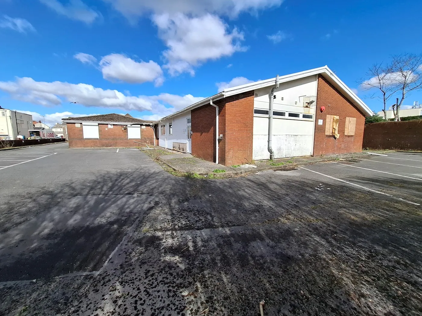 Crown Business Centre, 7 Hall Street, Ammanford, SA18 3BW