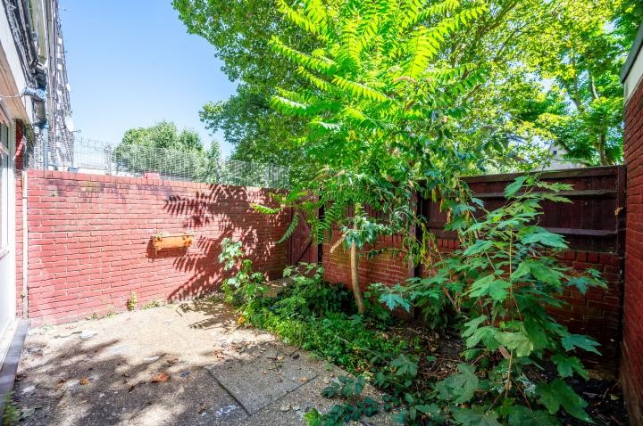 15 Aberfeldy House, John Ruskin Street, London, SE5