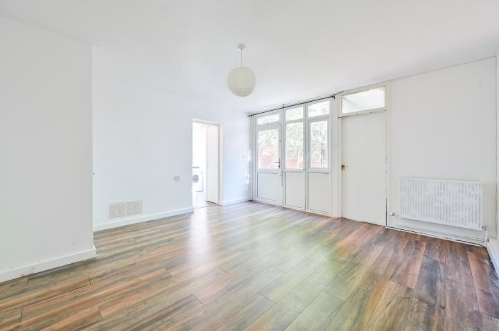 15 Aberfeldy House, John Ruskin Street, London, SE5