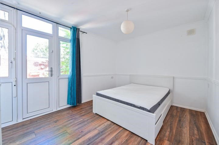 15 Aberfeldy House, John Ruskin Street, London, SE5