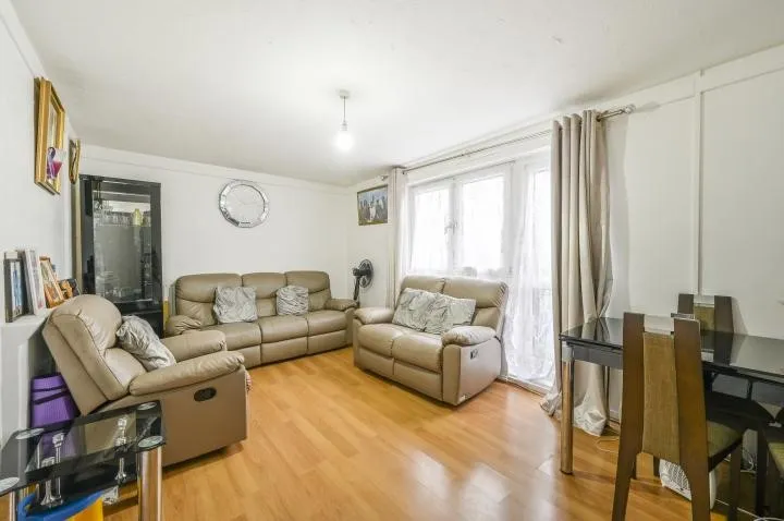 Fox Close, London, E16