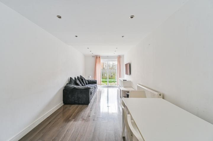 54a, Colegrove Road, London, SE15