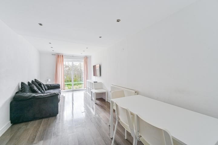 54a, Colegrove Road, London, SE15