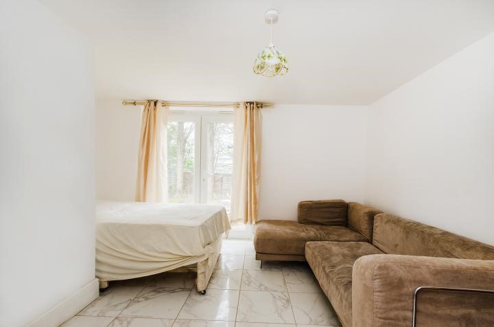 Highfield Road, London, W3
