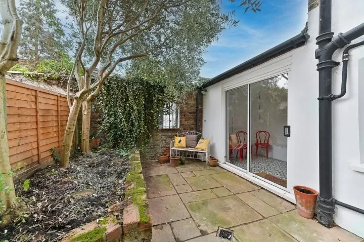 Robson Road, London, SE27