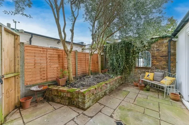 Robson Road, London, SE27