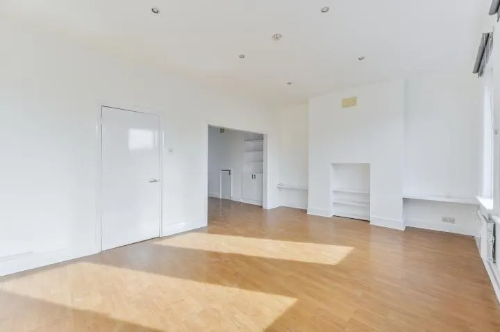 Flat 3, 12-14 Trinity Road, London, SW17