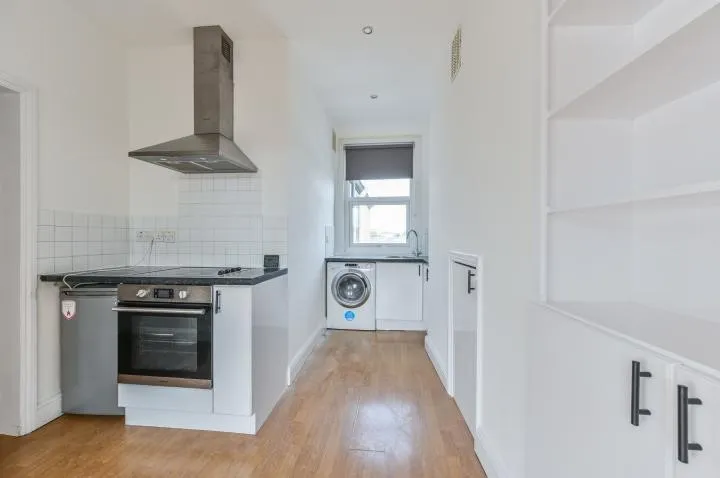 Flat 3, 12-14 Trinity Road, London, SW17