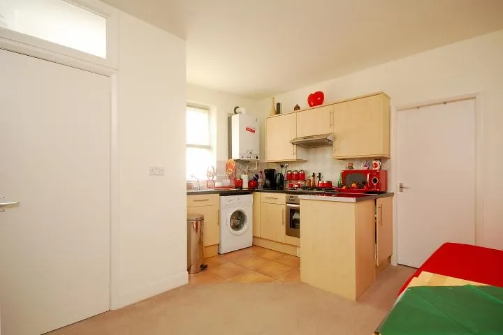 Dewsbury Court, Chiswick Road, London, W4