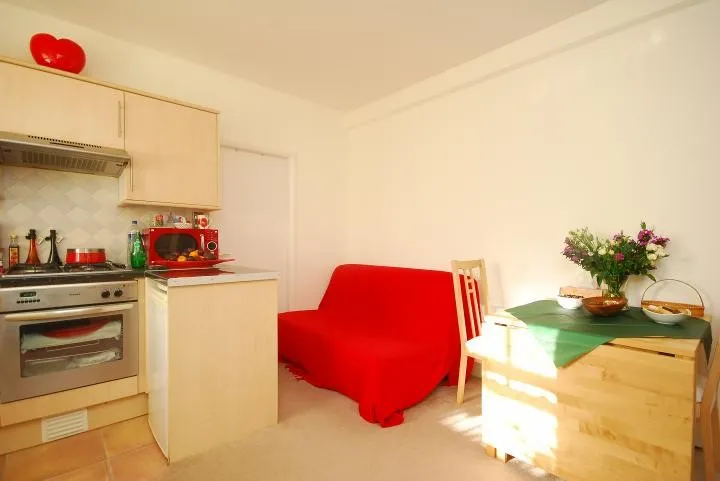Dewsbury Court, Chiswick Road, London, W4