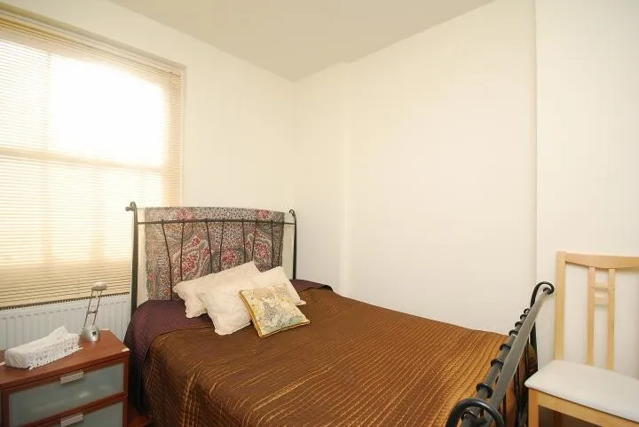 Dewsbury Court, Chiswick Road, London, W4