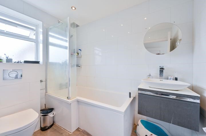 Hanger Court, Hanger Green, London, W5