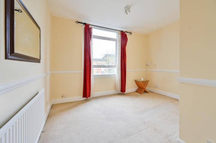 Linden Grove, London, SE15