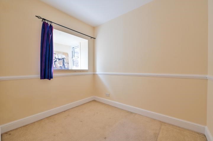Linden Grove, London, SE15