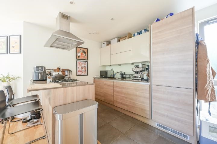 Caxton Apartments, Cable Street, London, E1