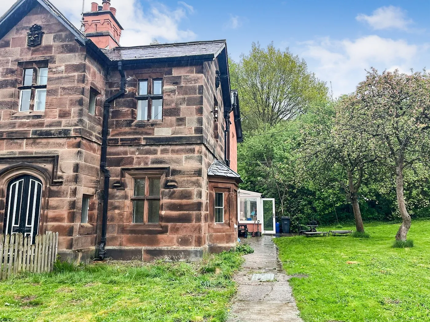 2 Vale Royal Lock Cottage, Davenham, Northwich, CW8 2BB