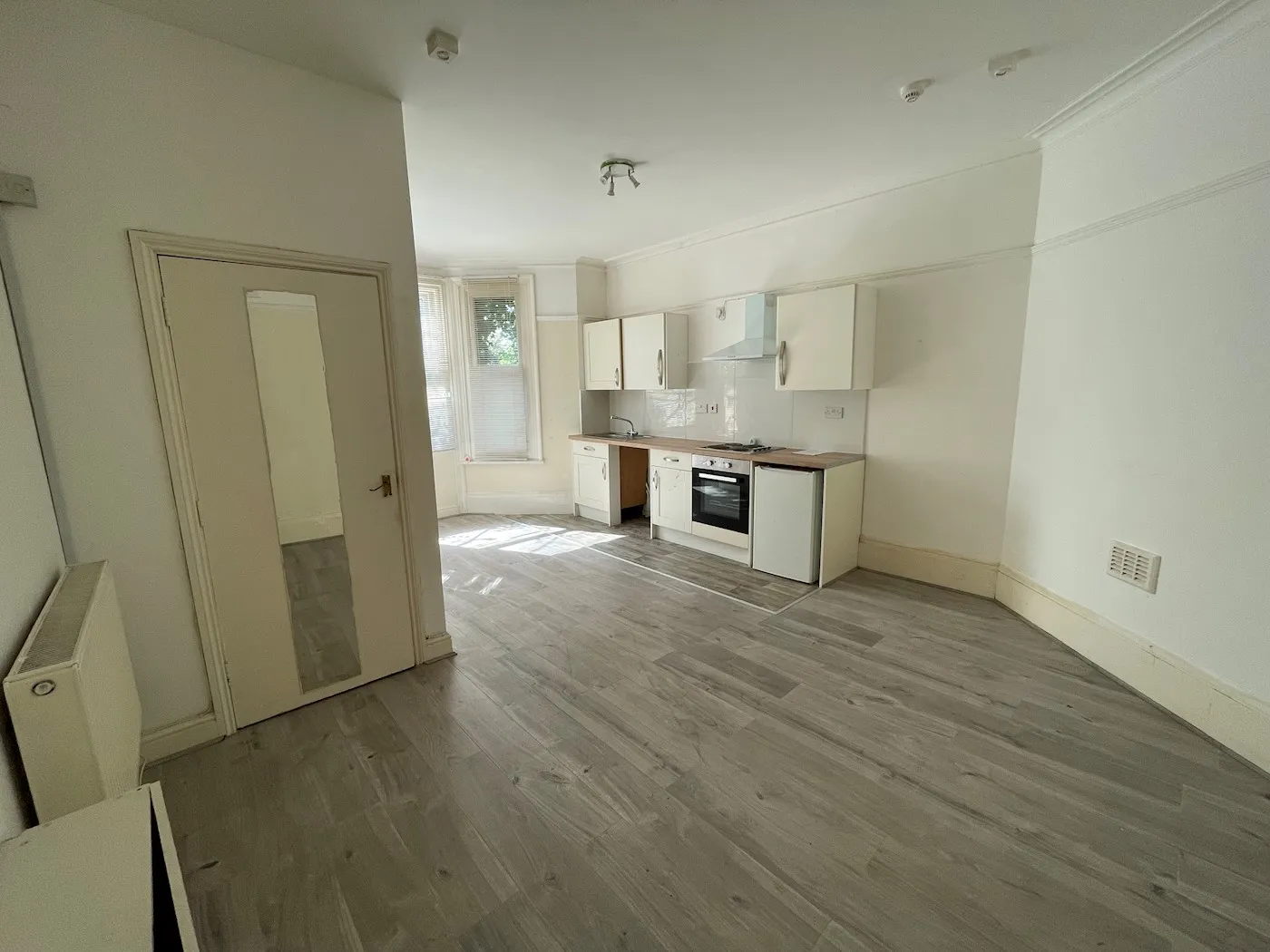 Flat 2, 27 Biscot Road, Luton, LU3 1AH