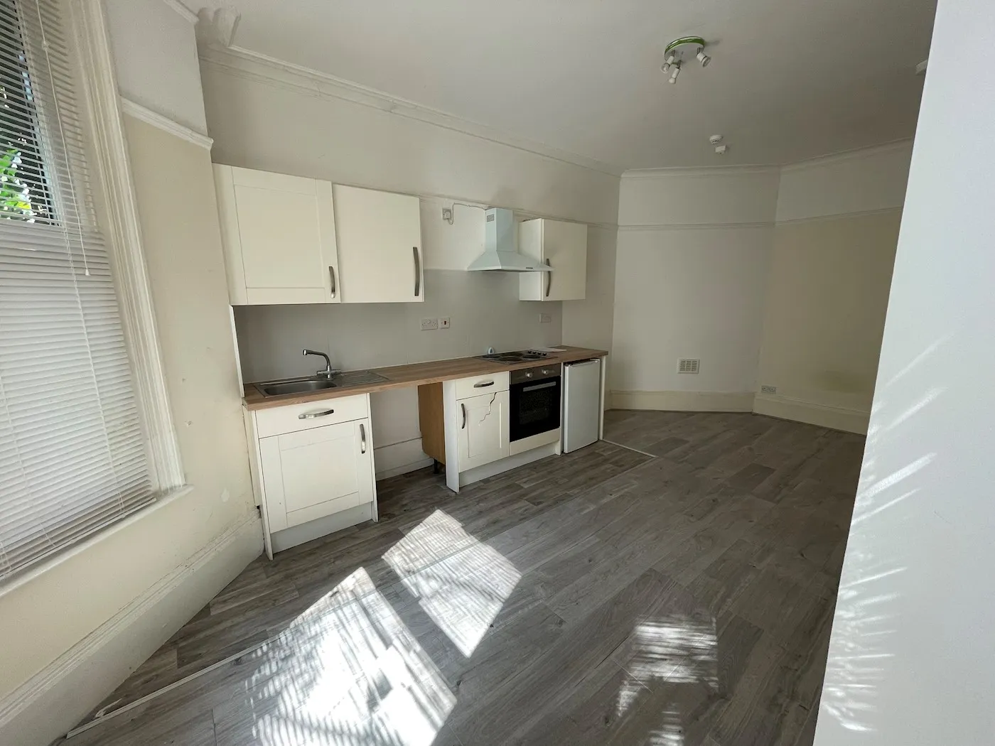Flat 2, 27 Biscot Road, Luton, LU3 1AH